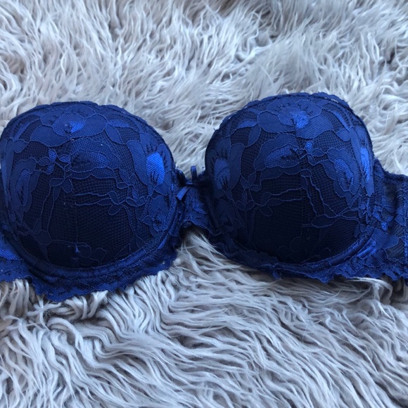 Bras - Picture 2 of 2